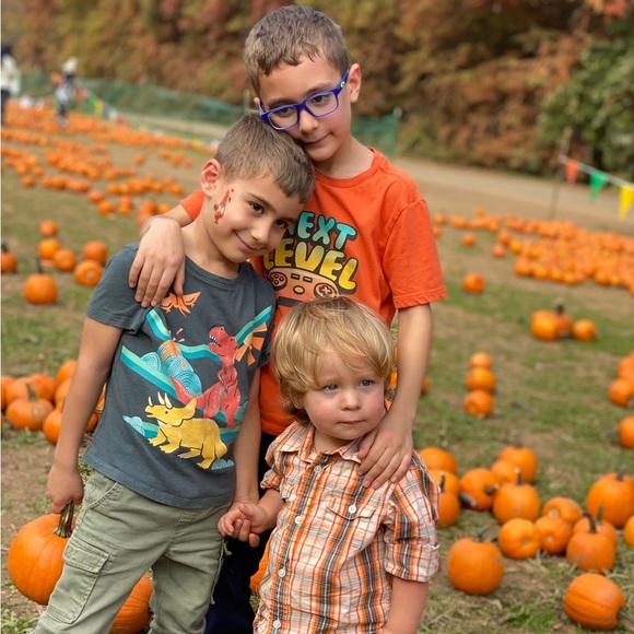 ⭐️WE ARE NOT ALONE💫 - Picture 8 of 10